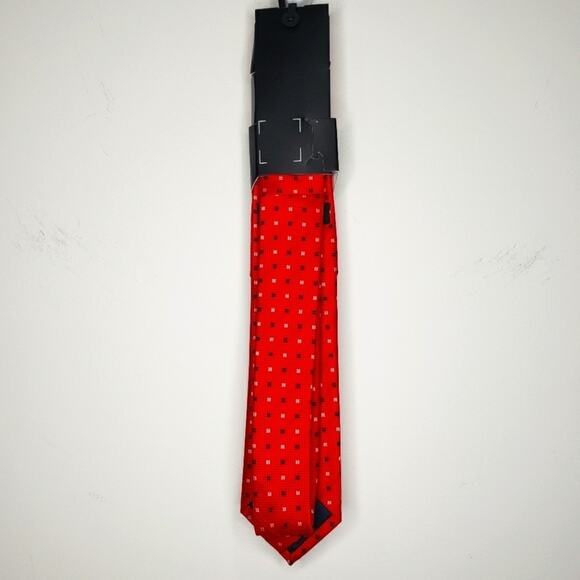 Gionni Red, White, and Blue Tie and Handkerchief Set - Picture 6 of 7